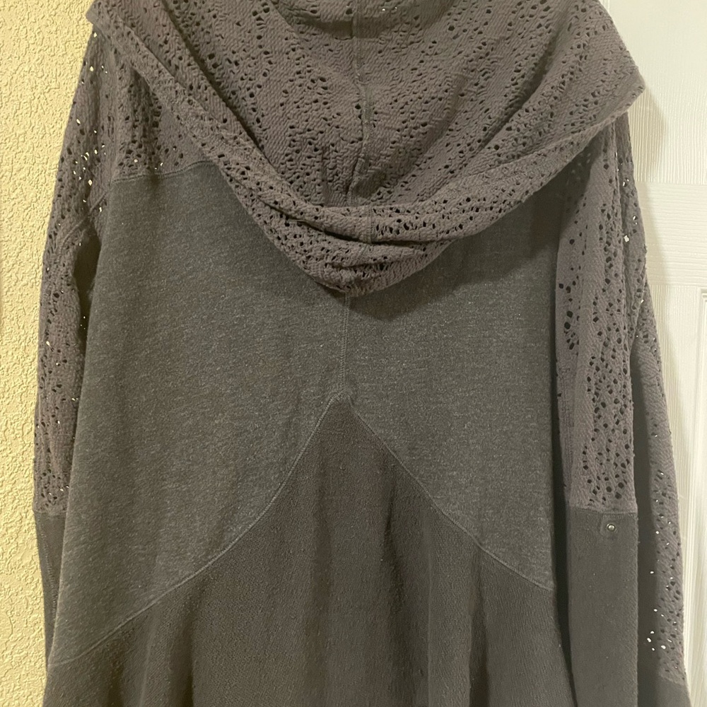 Free People Brown Knit Cardigan Sz Medium but oversized Ptp 25” length 31” - Picture 3 of 6